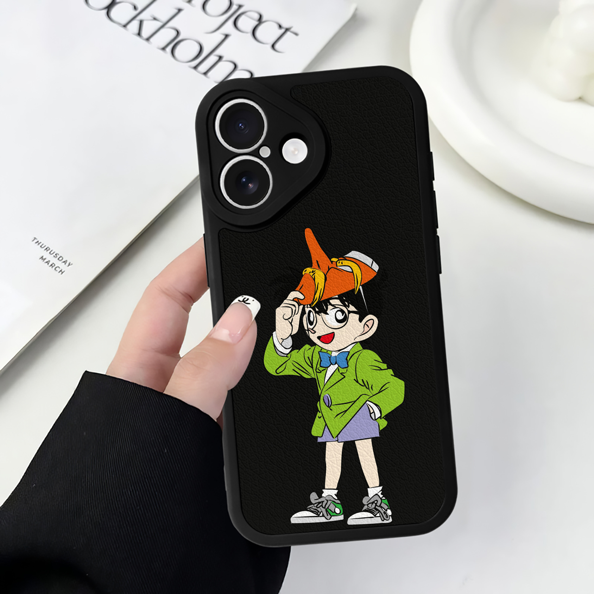 （画像用） 名探偵コナン 江戸川 コナン Detective Conan Conan Edogawa 【iPhone 16シリーズ対応】シリコンスマホケース（レザー調） 材質：シリコン